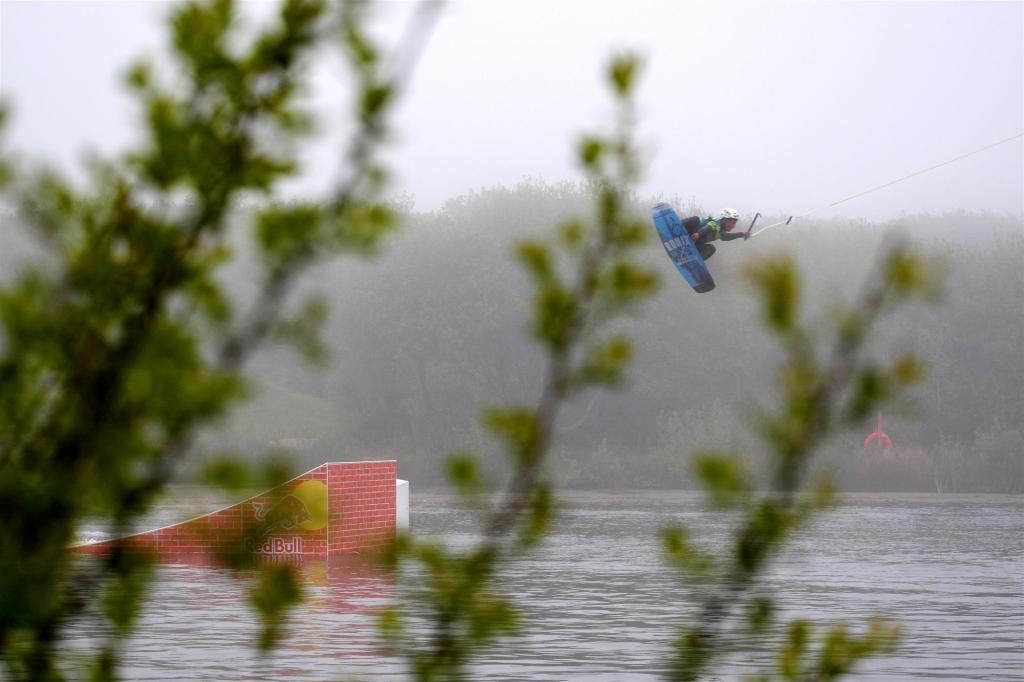 JF151742 .Jason Feast