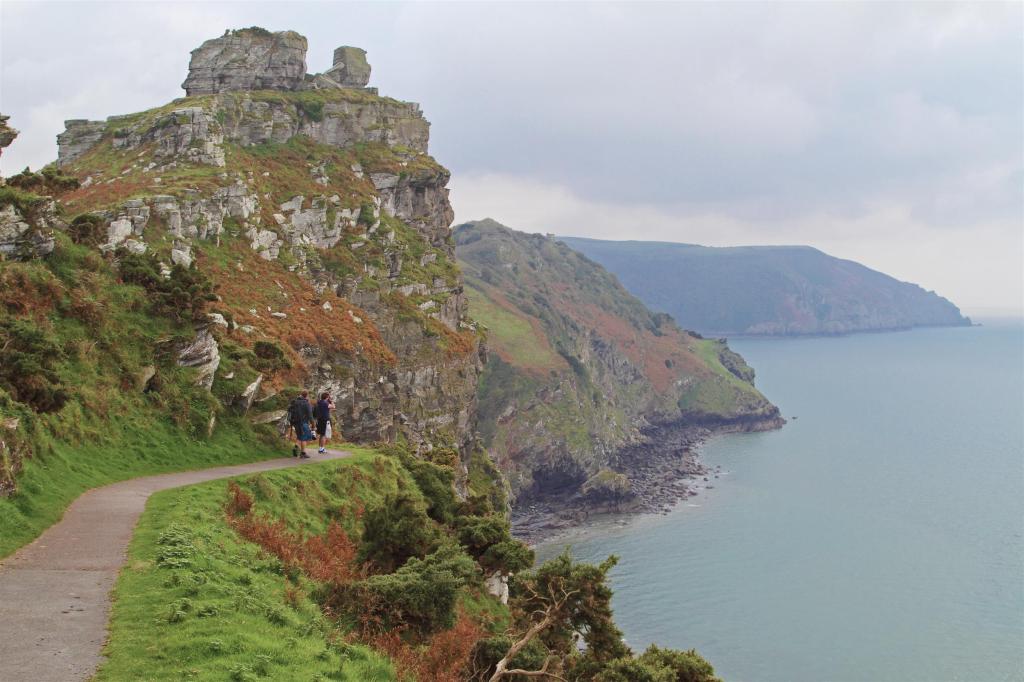 JF1L8181 .CREDIT JASON FEAST