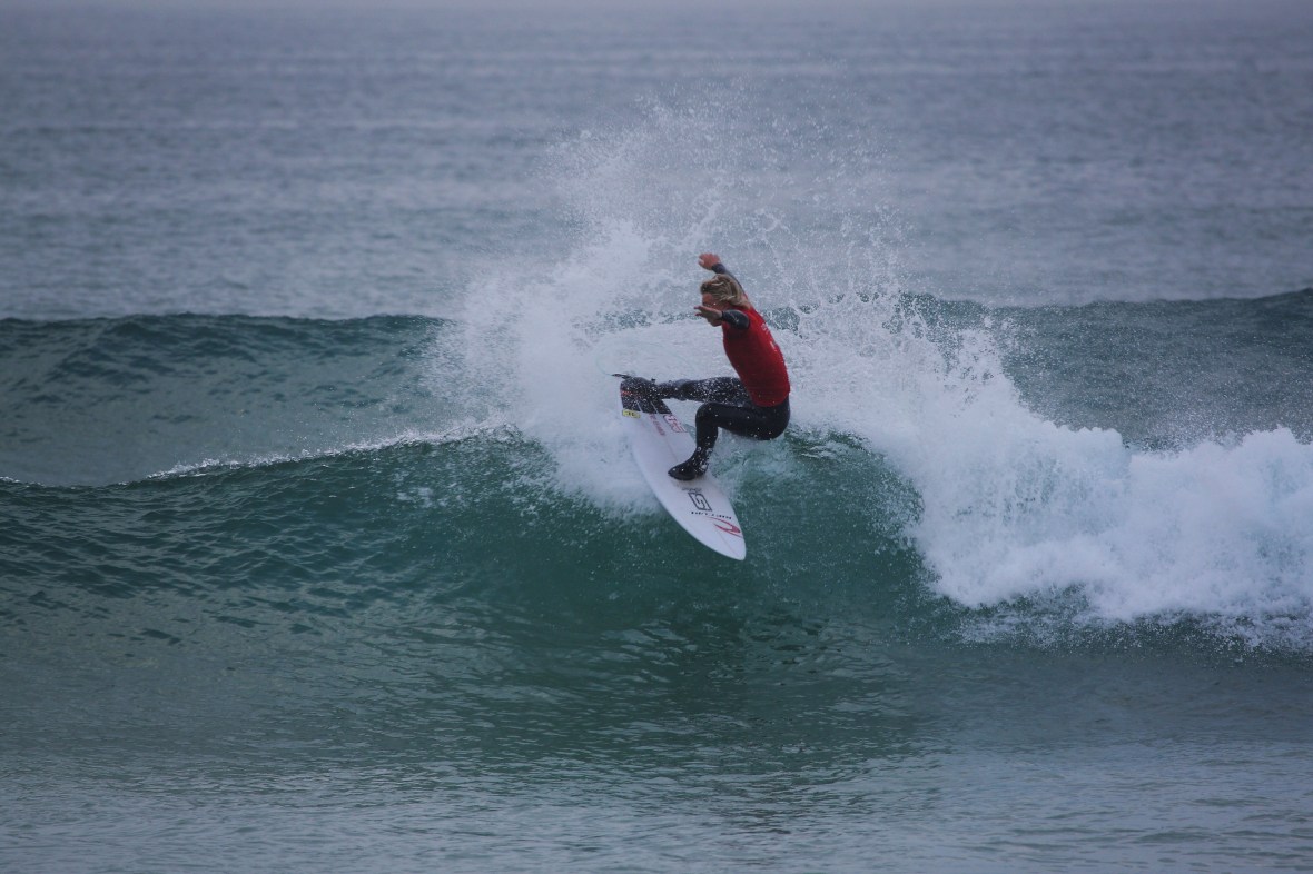 NIGHT SURF 16 HARRY DE ROTH Credit Jason Feast on all use